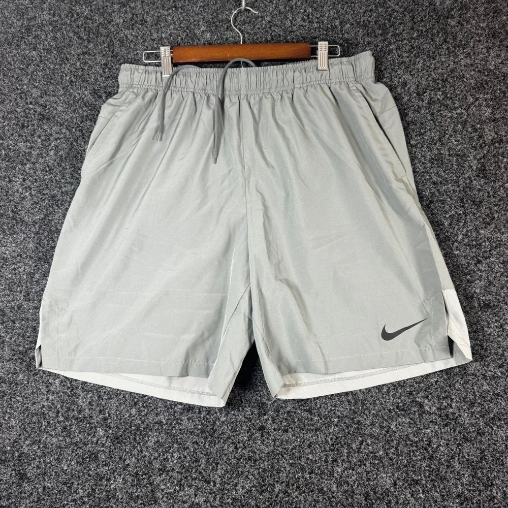 Nike Dri-FIT Mens XL Gray Training Athletic Gym Running Shorts RN56323